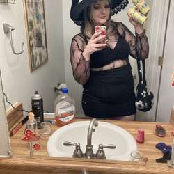 Allypoo's Chat & Dating Profile