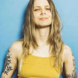 Aloneinsideofme's Chat & Dating Profile