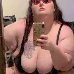 Amandagoth's Chat & Dating Profile