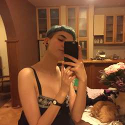 Amelie's Chat & Dating Profile