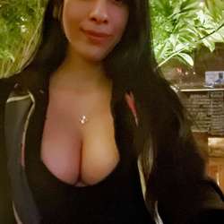 Augustina11's Chat & Dating Profile