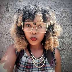BusiSiwe's Chat & Dating Profile