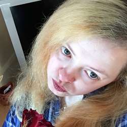 Christa's Chat & Dating Profile
