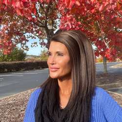 Dee2's Chat & Dating Profile