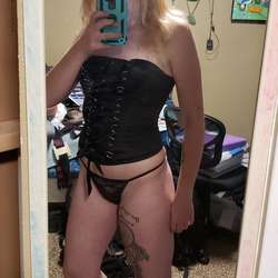 EatMeOutPLZ's Chat & Dating Profile