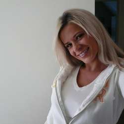 ElfryFemmeLesbian's Chat & Dating Profile