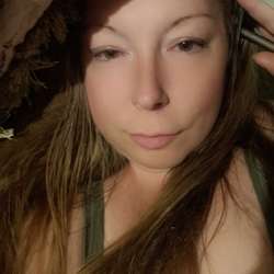 Femmesub1982's Chat & Dating Profile
