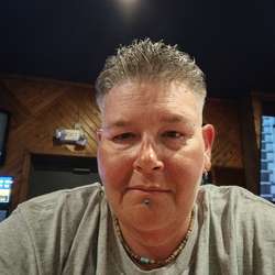 Femmlover26's Chat & Dating Profile
