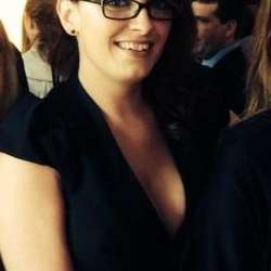Holly's Chat & Dating Profile