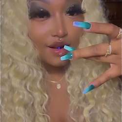 Honeycarmel022's Chat & Dating Profile