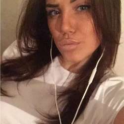 Jovana95's Chat & Dating Profile