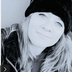 Justme8861's Chat & Dating Profile