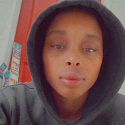 Karii415's Chat & Dating Profile