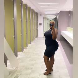 Khanyisa's Chat & Dating Profile