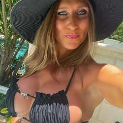 LadyEve's Chat & Dating Profile