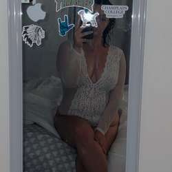 Layla02's Chat & Dating Profile