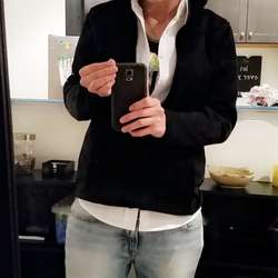 Lee86's Chat & Dating Profile