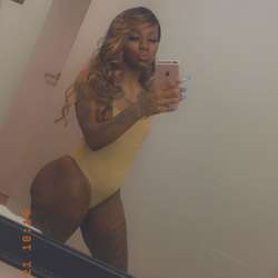 LeneLene's Chat & Dating Profile