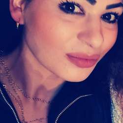 Lesviako's Chat & Dating Profile