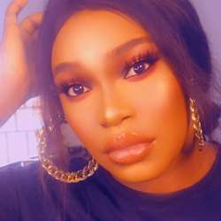 Lilian's Chat & Dating Profile