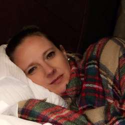 LisaBlackDress's Chat & Dating Profile