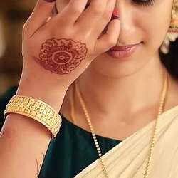 Meenakshi's Chat & Dating Profile