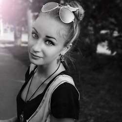 MelissaX22's Chat & Dating Profile