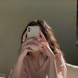 Putri93's Chat & Dating Profile