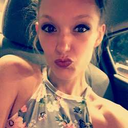 QueenbXtch12's Chat & Dating Profile