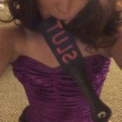 Redlipstick222's Chat & Dating Profile