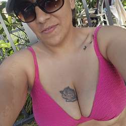 SexyMomma's Chat & Dating Profile