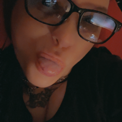 Shar88's Chat & Dating Profile