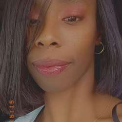 Tiesha94's Chat & Dating Profile