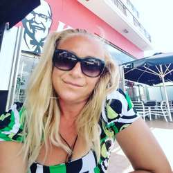 Vanya's Chat & Dating Profile