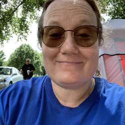 Wendyb75's Chat & Dating Profile