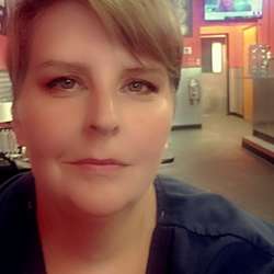 chellybrat's Chat & Dating Profile