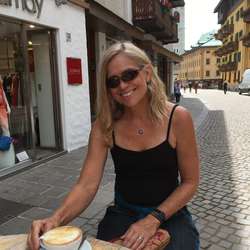 janelle33's Chat & Dating Profile