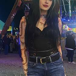 maddrayne's Chat & Dating Profile