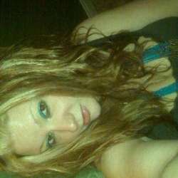 mollie32's Chat & Dating Profile