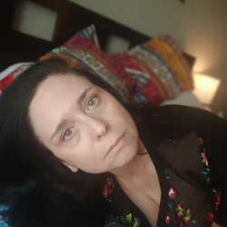 traciesparade's Chat & Dating Profile